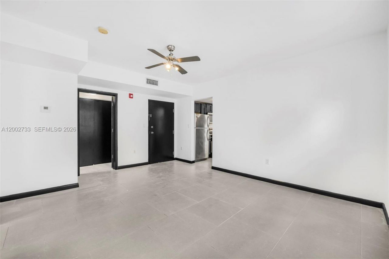 1876 SW 11th Ter, Unit 302, Miami, FL 33135 Photo