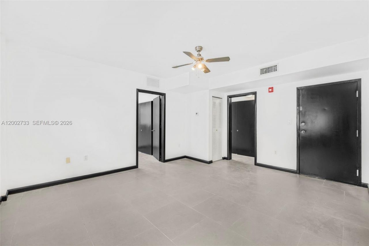 1876 SW 11th Ter, Unit 302, Miami, FL 33135 Photo