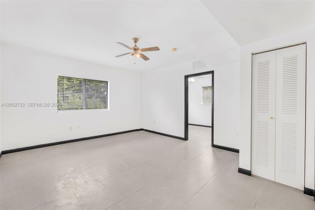 1876 SW 11th Ter, Unit 302, Miami, FL 33135 Photo