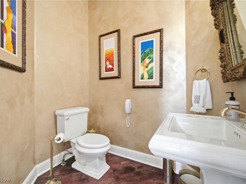 10584 Queens Way, North Royalton, OH 44133 Photo 23