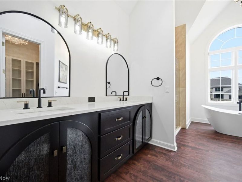 10584 Queens Way, North Royalton, OH 44133 Photo 31