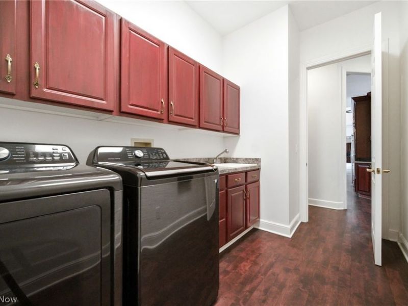 10584 Queens Way, North Royalton, OH 44133 Photo 38