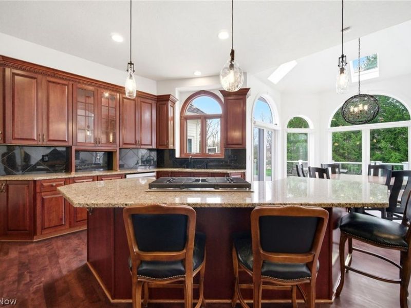 10584 Queens Way, North Royalton, OH 44133 Photo 4