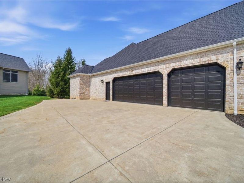 10584 Queens Way, North Royalton, OH 44133 Photo 49