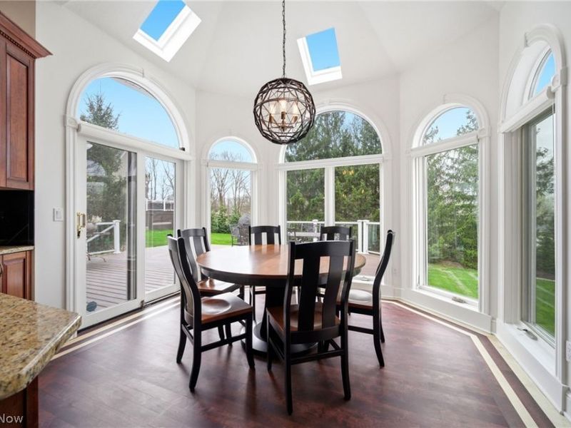 10584 Queens Way, North Royalton, OH 44133 Photo 5