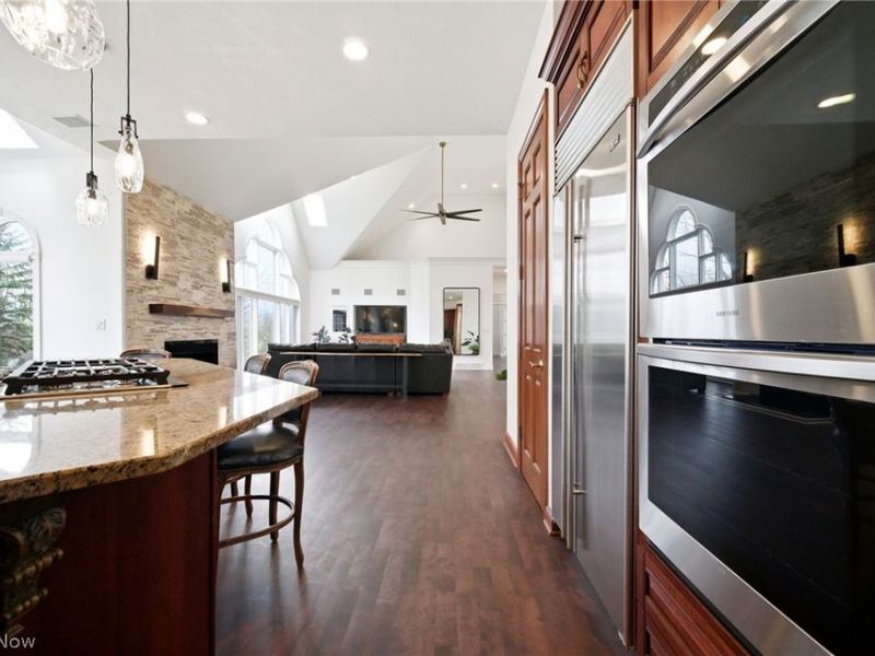 10584 Queens Way, North Royalton, OH 44133 Photo 7