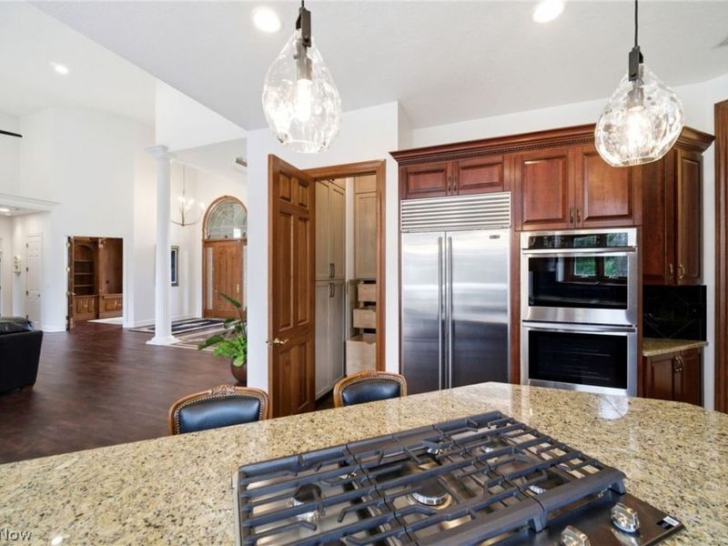 10584 Queens Way, North Royalton, OH 44133 Photo 8