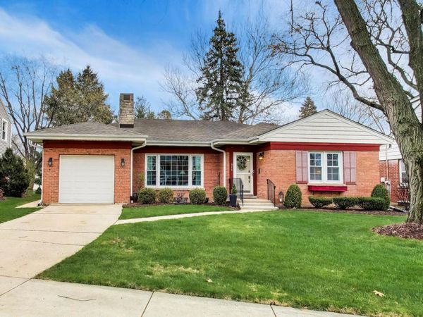 511 S Hi Lusi Avenue , Mount Prospect, IL 60056