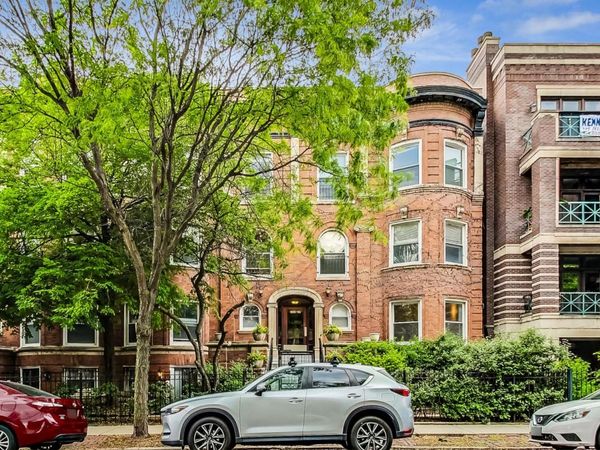 4053 N Sheridan Road , Unit 1, Chicago, IL 60613