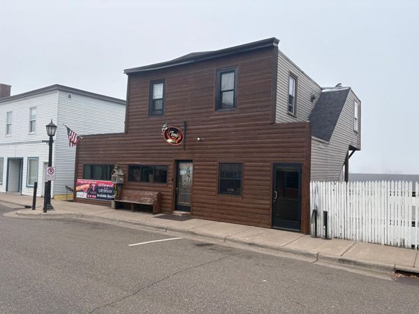 325 Summit Avenue , Center City, MN 55012