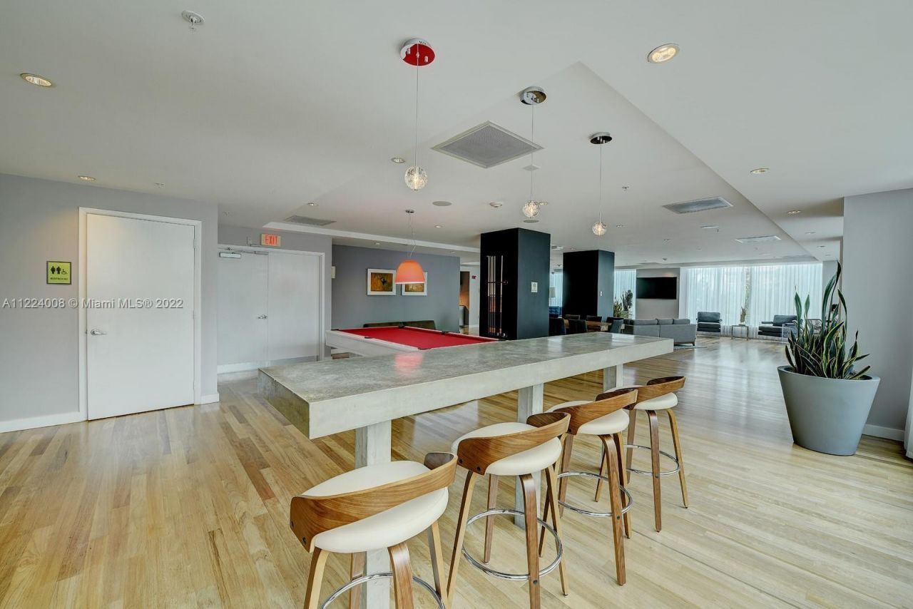 133 NE 2nd Avenue, Miami, FL 33132 Photo