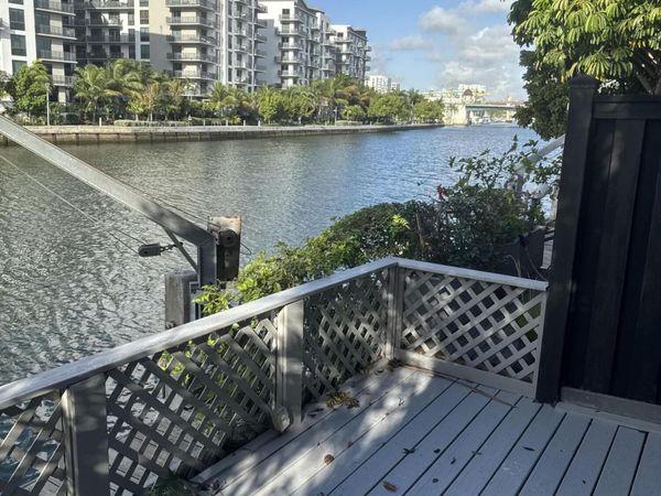 1000 NW N River Drive, Unit 16, Miami, FL 33136