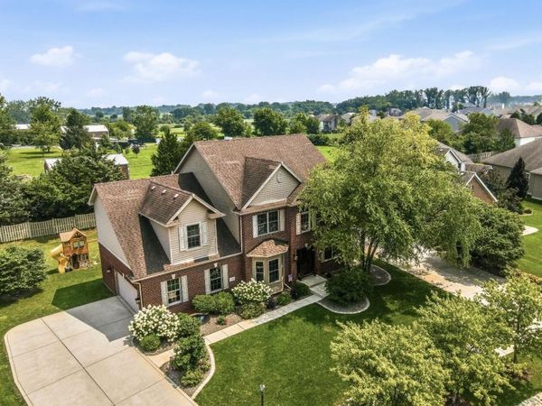 10143 California Street , Crown Point, IN 46307