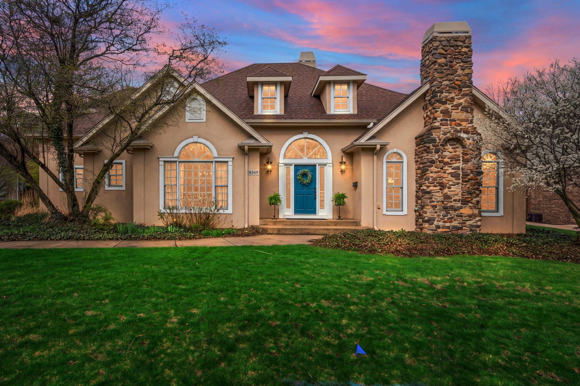 8348 Castle Drive, Munster, IN 46321 Main Photo