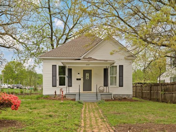 2047 N Campbell Avenue, Springfield, MO 65803