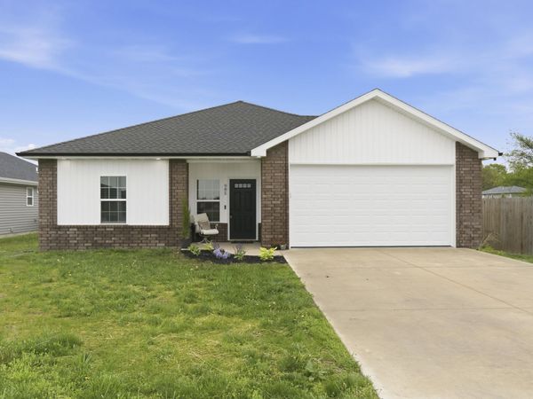 985 W Maurice Street, Bolivar, MO 65613