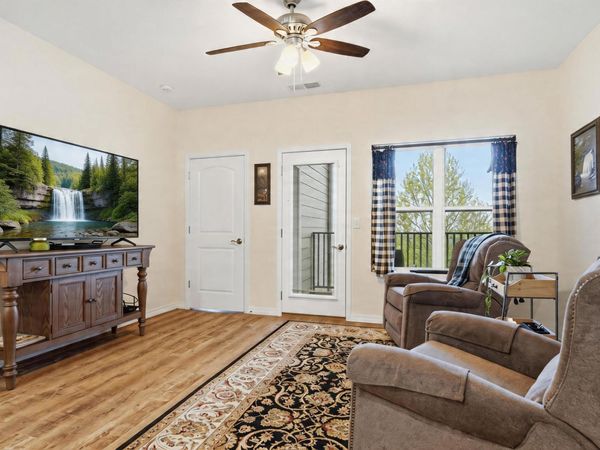 3109 S Vineyards Terrace, Unit 3, Branson, MO 65616