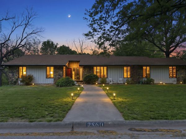 2860 S Chambery Avenue, Springfield, MO 65804