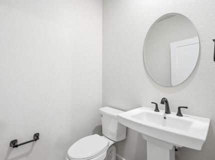 3818 E Commerce Way, Sacramento, CA 95834 Photo