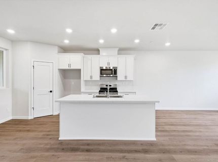 3818 E Commerce Way, Sacramento, CA 95834 Photo