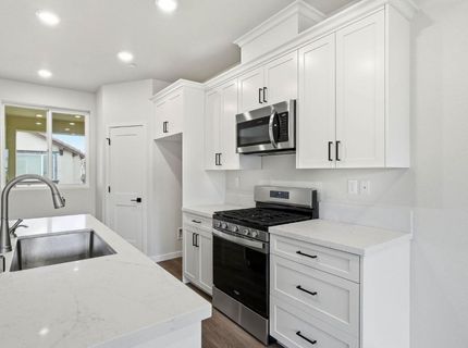 3818 E Commerce Way, Sacramento, CA 95834 Photo