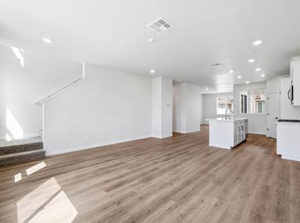 3818 E Commerce Way, Sacramento, CA 95834 Photo