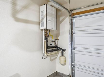 3818 E Commerce Way, Sacramento, CA 95834 Photo