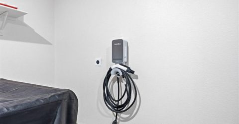 3818 E Commerce Way, Sacramento, CA 95834 Photo