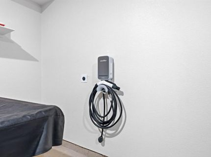 3818 E Commerce Way, Sacramento, CA 95834 Photo