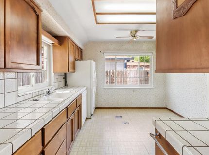 3245 Becerra Way, Sacramento, CA 95821 Photo