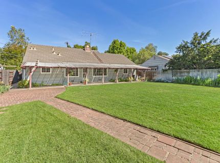 3245 Becerra Way, Sacramento, CA 95821 Photo