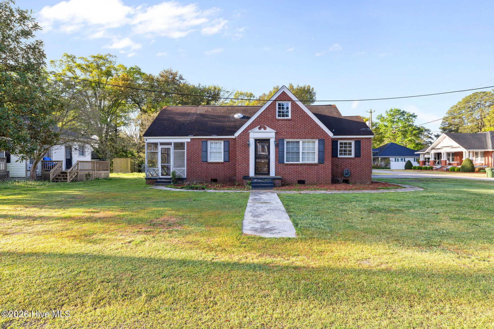 204 N Washington Street, Pikeville, NC 27863 Main Photo