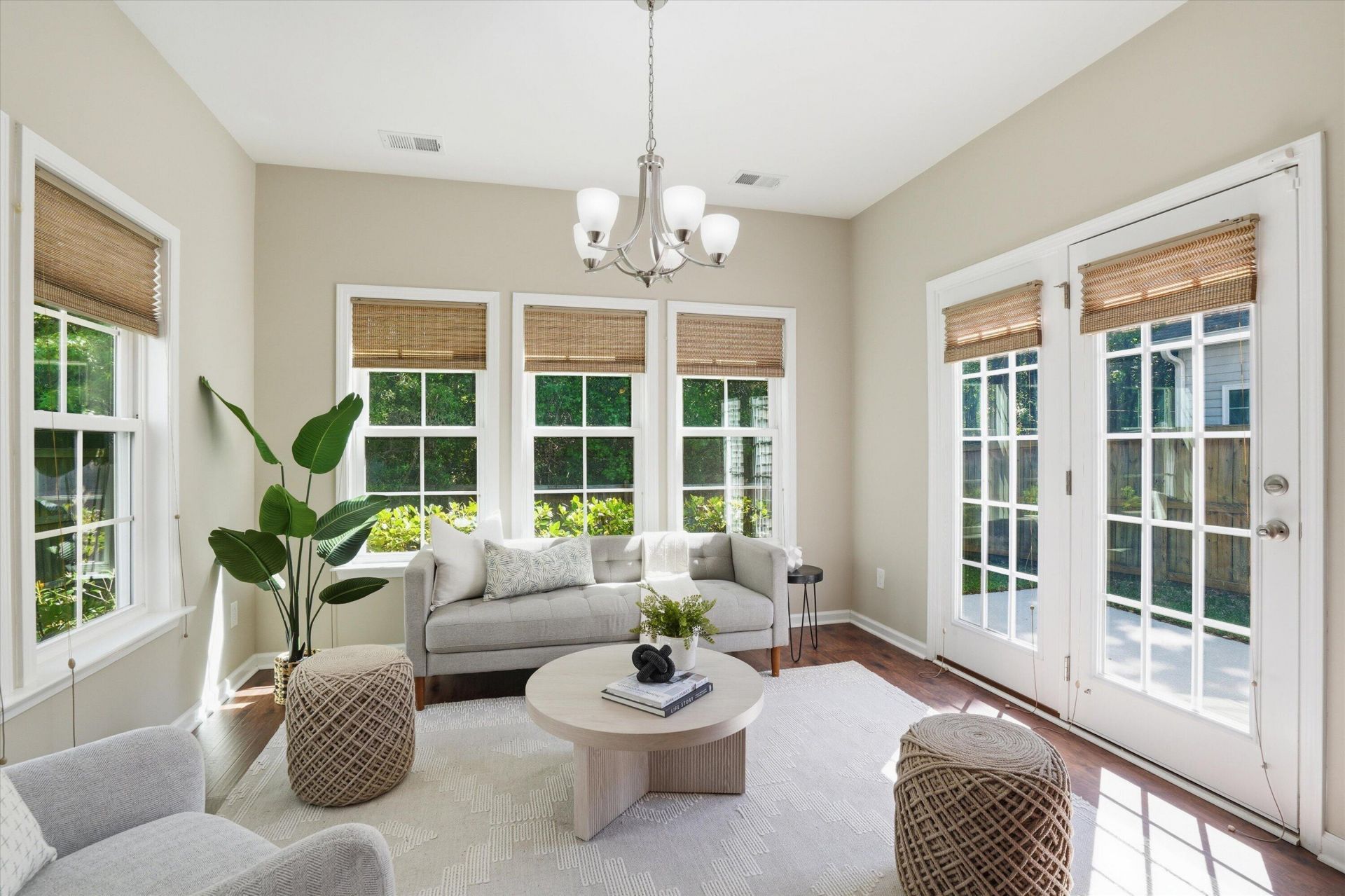 1551 Camarillo Court Photo 3