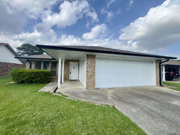 14105 Rampart Ct, Saint George, LA 70810