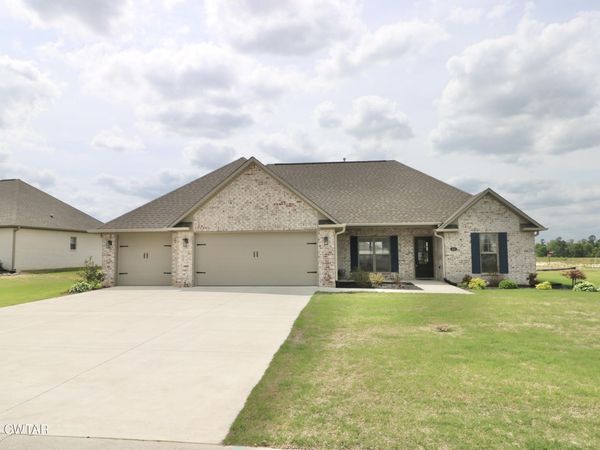 626 Silver Leaf Drive , Medina, TN 38355