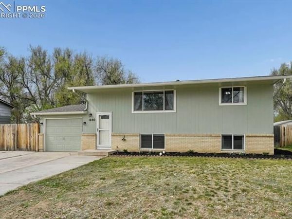 1690 River Drive, Fountain, CO 80817