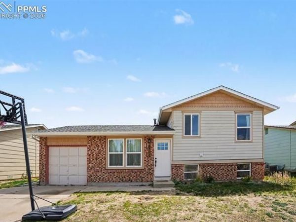 6711 Noble Street, Colorado Springs, CO 80915
