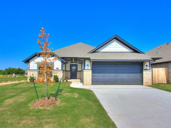 7701 Wilshire Woods Drive, Yukon, OK 73099