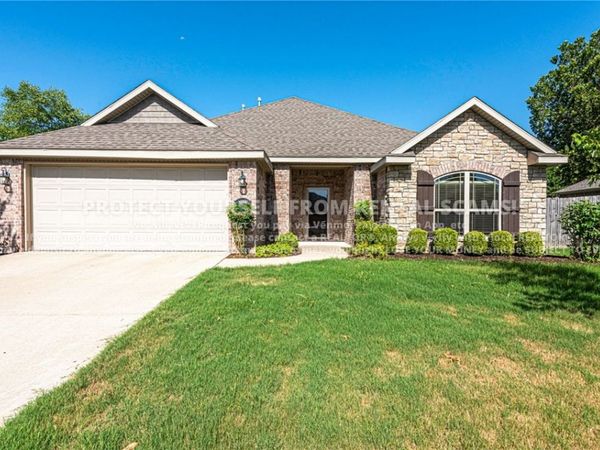 2609 N Brush Creek Drive, Fayetteville, AR 72704