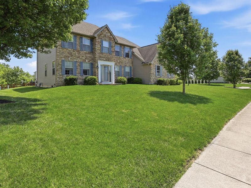 8104 Amanda Northern Road NW, Canal Winchester, OH 43110 Photo 3