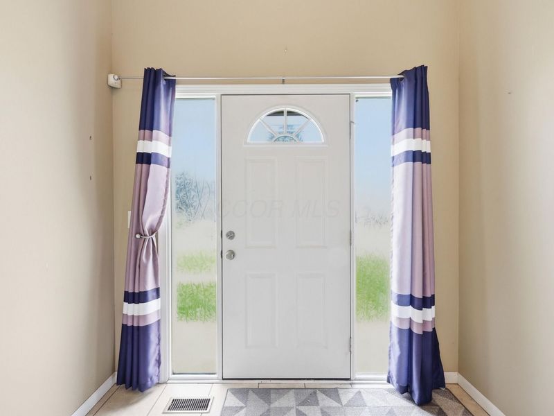 8104 Amanda Northern Road NW, Canal Winchester, OH 43110 Photo 6