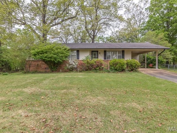 2601 Holly Hills Drive , Poplar Bluff, MO 63901