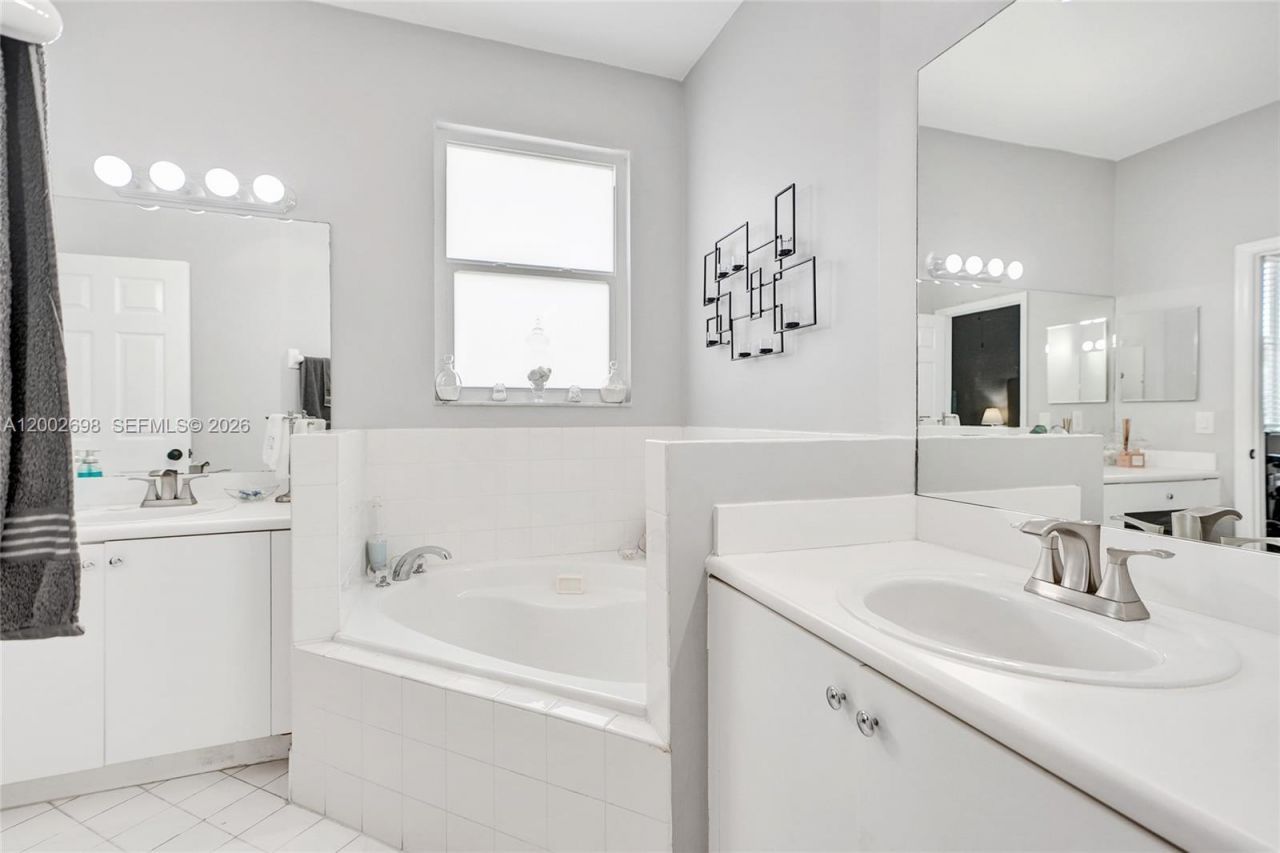 12839 SW 135th Ter, Miami, FL 33186 Photo