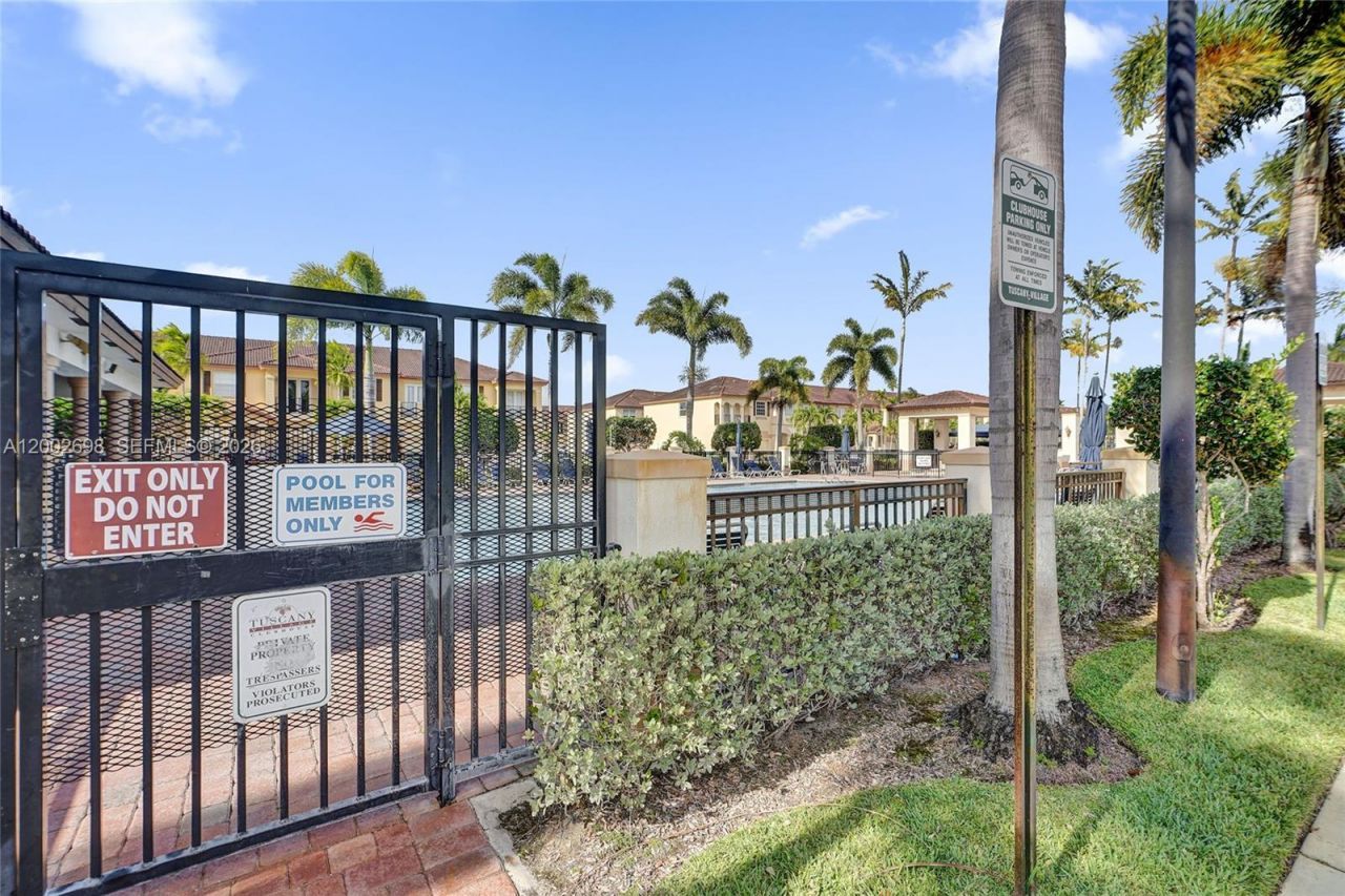 12839 SW 135th Ter, Miami, FL 33186 Photo