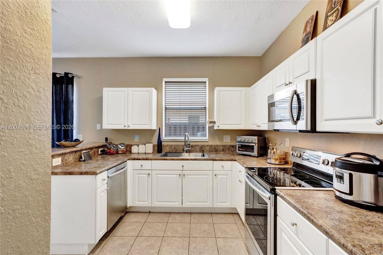 12839 SW 135th Ter, Miami, FL 33186 Photo