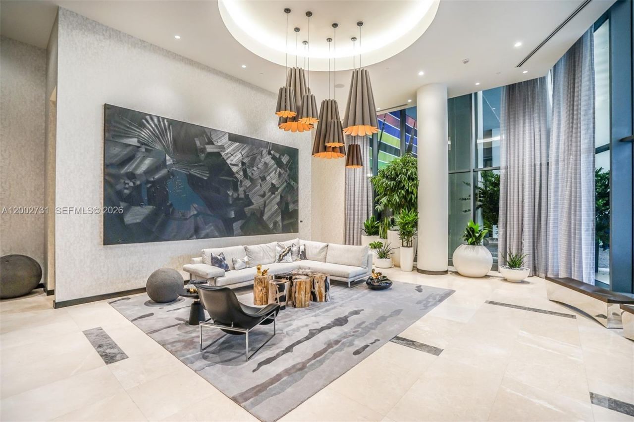 55 SW 9 Street, Unit 2907, Miami, FL 33130 Photo