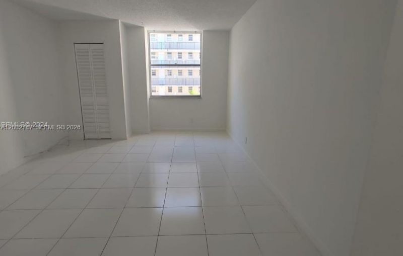 2935 NE 163rd St, Unit 4Q, North Miami Beach, FL 33160 Photo