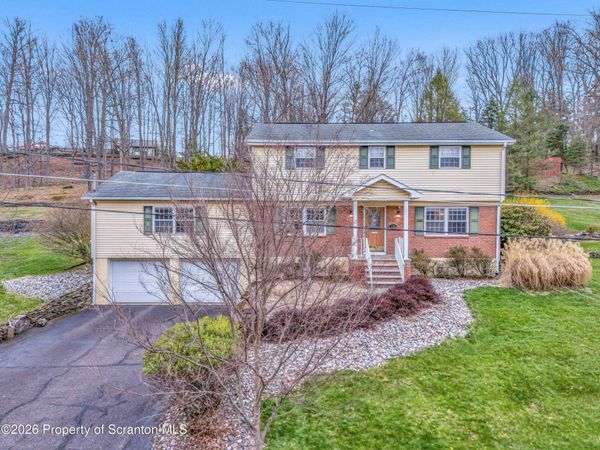 108 Sturbridge Road, Clarks Summit, PA 18411