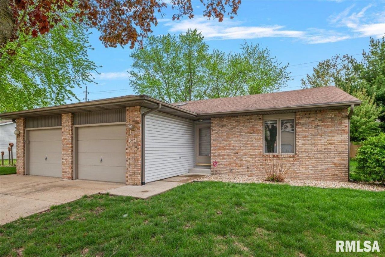 323 Bellerive Road, Springfield, IL 62704 Main Photo