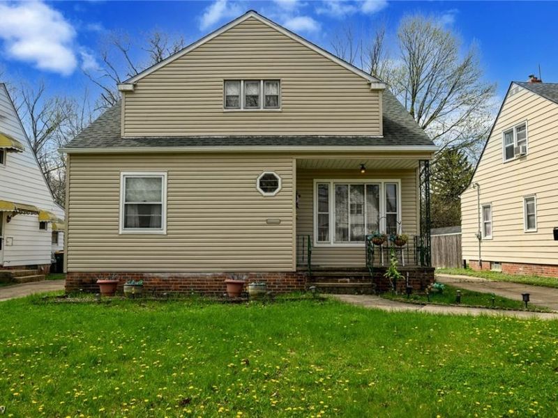 17812 Dalewood Avenue, Maple Heights, OH 44137 Photo 1